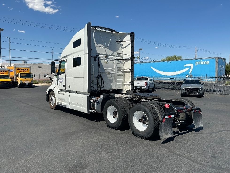 Sleeper Tractor-Heavy Duty Tractors-Volvo-2023-VNL64760-Las Vegas-NV-510,524\n\t\tmiles-$ 82,000 - Image 5