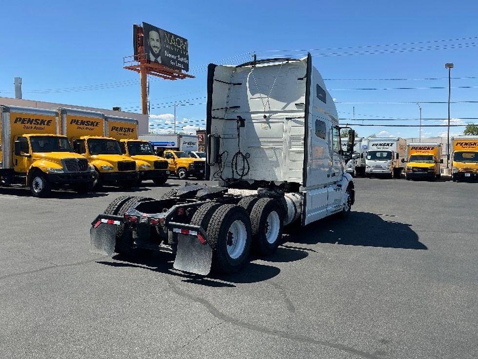 Sleeper Tractor-Heavy Duty Tractors-Volvo-2023-VNL64760-Las Vegas-NV-510,524\n\t\tmiles-$ 82,000 - Image 7
