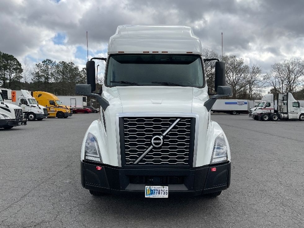 Sleeper Tractor-Heavy Duty Tractors-Volvo-2023-VNL64760-Little Rock-AR-317,694\n\t\tmiles-$ 95,750 - Image 2