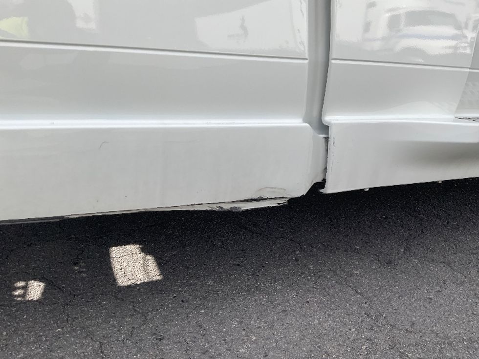 Sleeper Tractor-Heavy Duty Tractors-Volvo-2023-VNL64760-Little Rock-AR-317,694\n\t\tmiles-$ 95,750 - Image 23