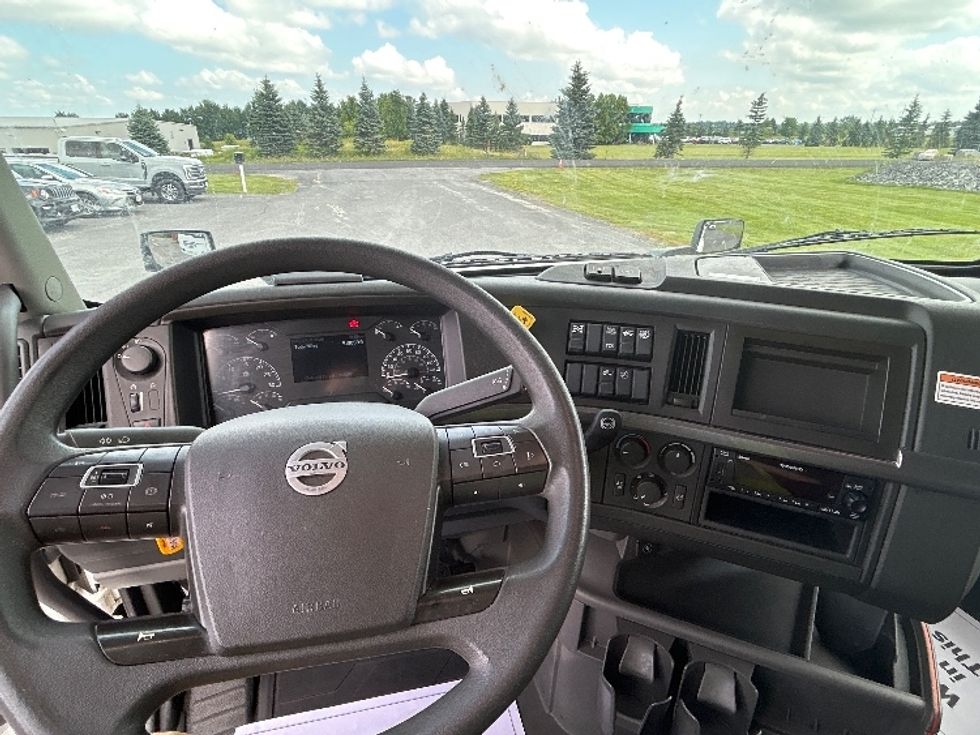 Sleeper Tractor-Heavy Duty Tractors-Volvo-2023-VNL64760-Liverpool-NY-519,000\n\t\tmiles-$ 79,750 - Image 11