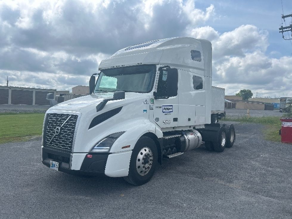 Sleeper Tractor-Heavy Duty Tractors-Volvo-2023-VNL64760-Liverpool-NY-519,000\n\t\tmiles-$ 79,750 - Image 3