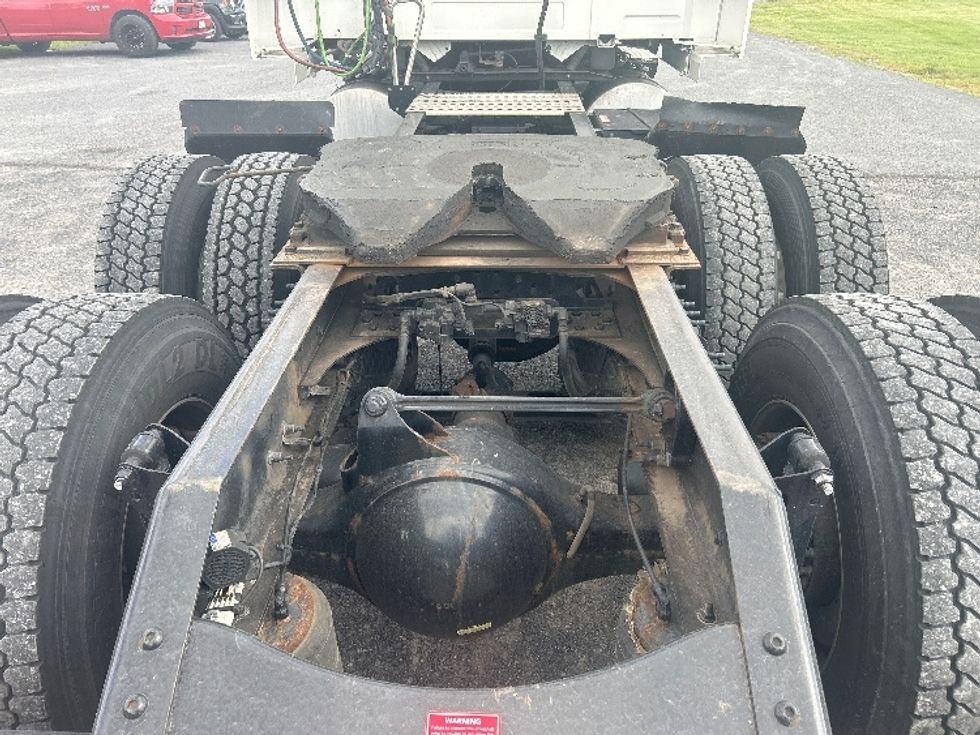 Sleeper Tractor-Heavy Duty Tractors-Volvo-2023-VNL64760-Liverpool-NY-519,000\n\t\tmiles-$ 79,750 - Image 6