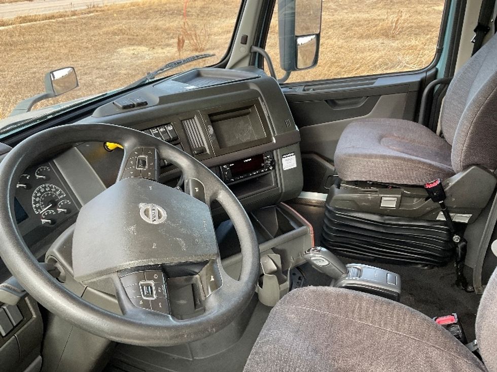 Sleeper Tractor-Heavy Duty Tractors-Volvo-2023-VNL64760-Loveland-CO-631,963\n\t\tmiles-$ 69,000 - Image 10