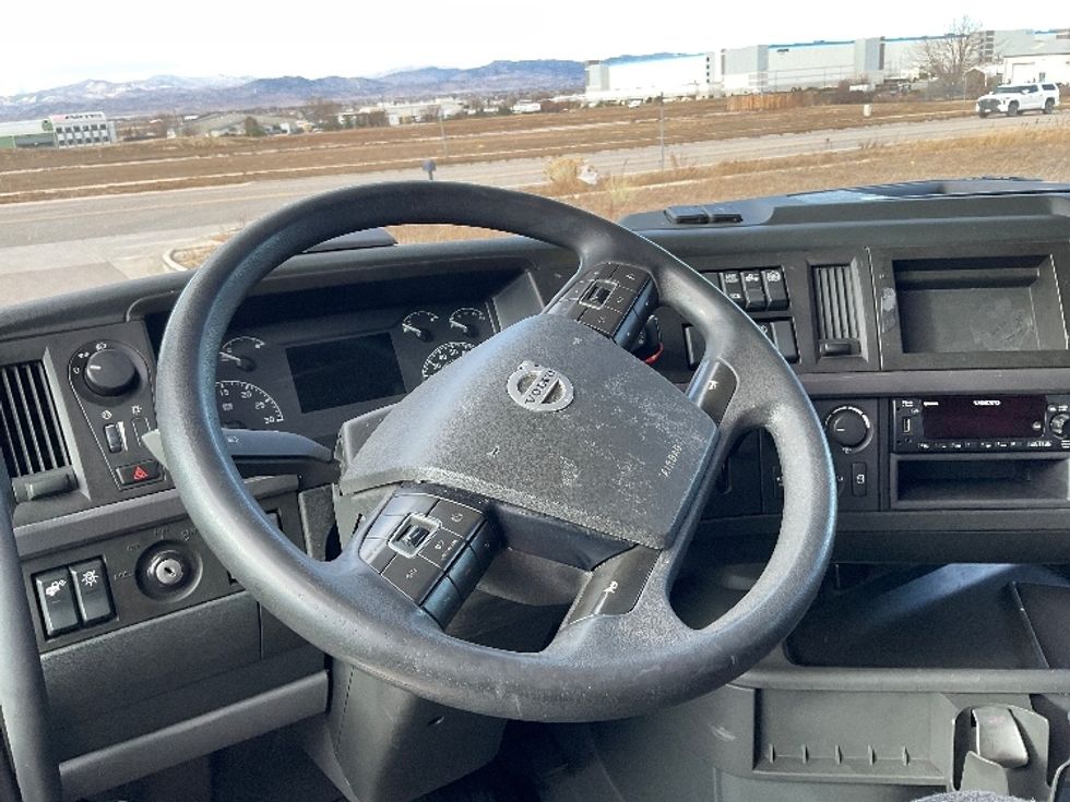 Sleeper Tractor-Heavy Duty Tractors-Volvo-2023-VNL64760-Loveland-CO-631,963\n\t\tmiles-$ 69,000 - Image 11