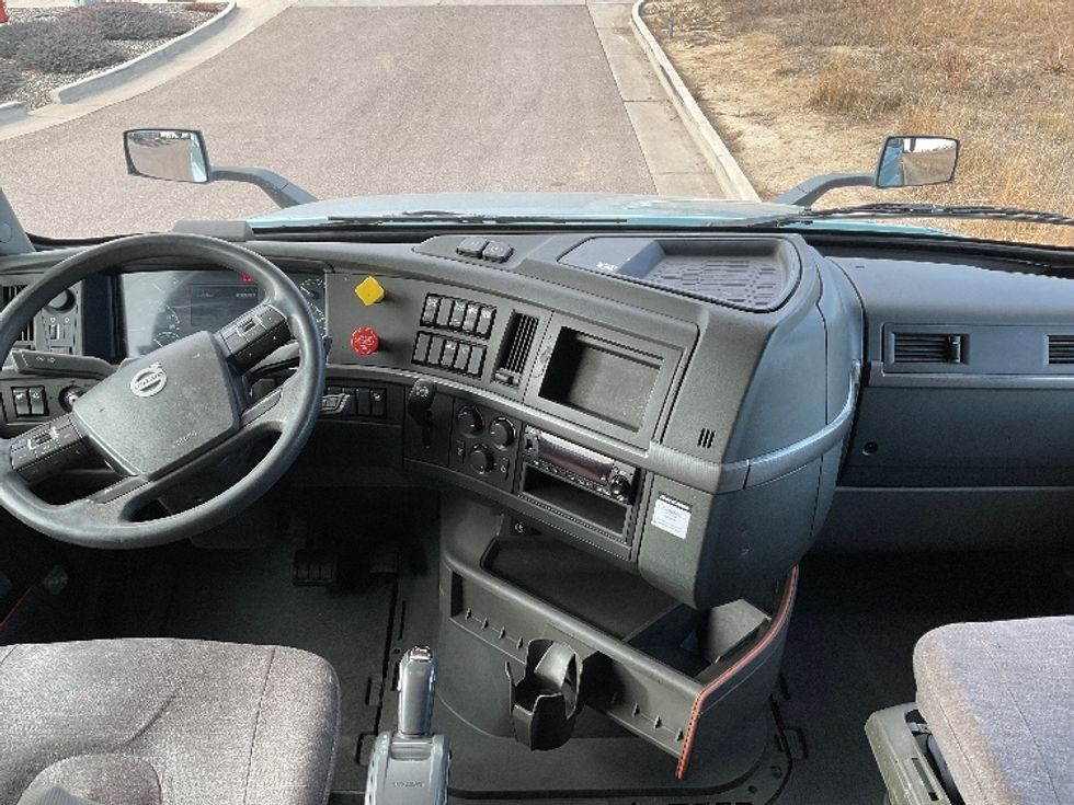 Sleeper Tractor-Heavy Duty Tractors-Volvo-2023-VNL64760-Loveland-CO-631,963\n\t\tmiles-$ 69,000 - Image 12