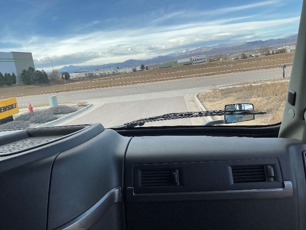 Sleeper Tractor-Heavy Duty Tractors-Volvo-2023-VNL64760-Loveland-CO-631,963\n\t\tmiles-$ 69,000 - Image 14