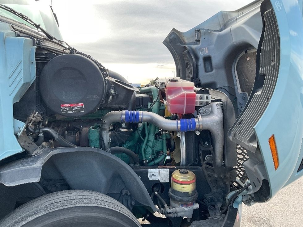 Sleeper Tractor-Heavy Duty Tractors-Volvo-2023-VNL64760-Loveland-CO-631,963\n\t\tmiles-$ 69,000 - Image 20