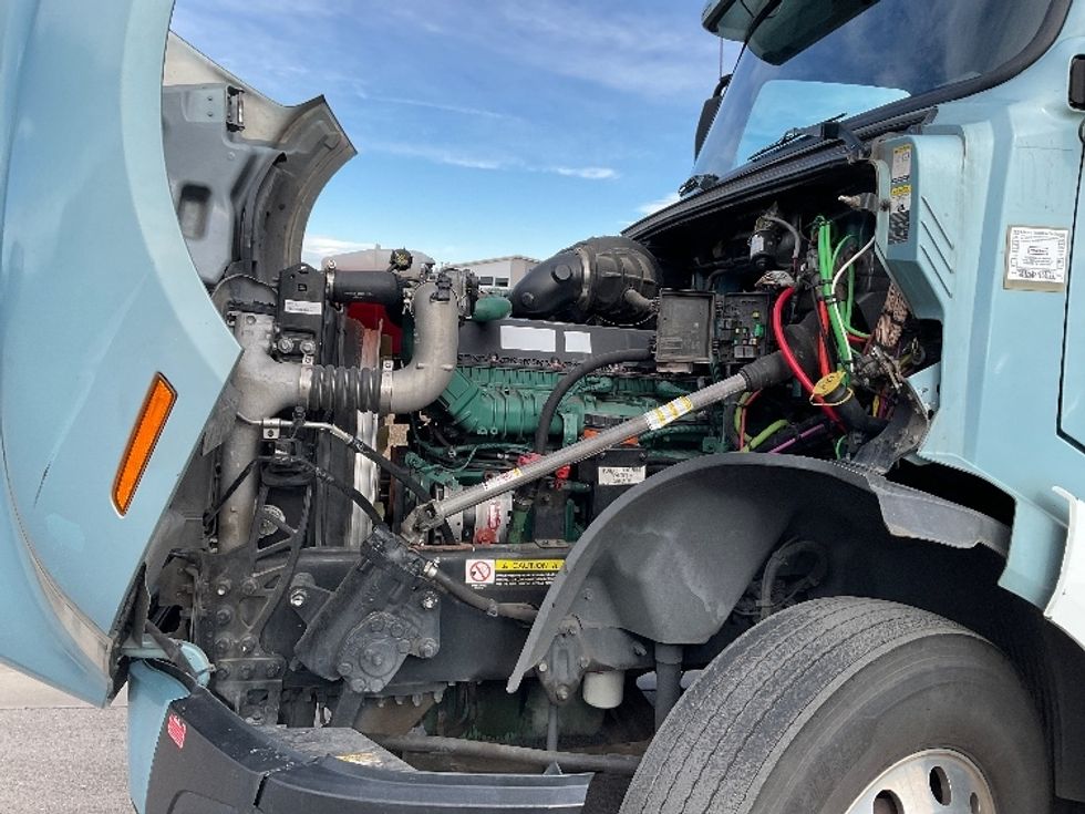 Sleeper Tractor-Heavy Duty Tractors-Volvo-2023-VNL64760-Loveland-CO-631,963\n\t\tmiles-$ 69,000 - Image 21