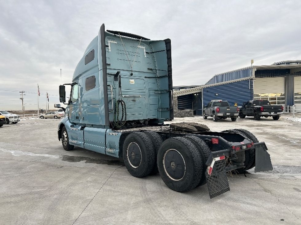 Sleeper Tractor-Heavy Duty Tractors-Volvo-2023-VNL64760-Loveland-CO-631,963\n\t\tmiles-$ 69,000 - Image 5