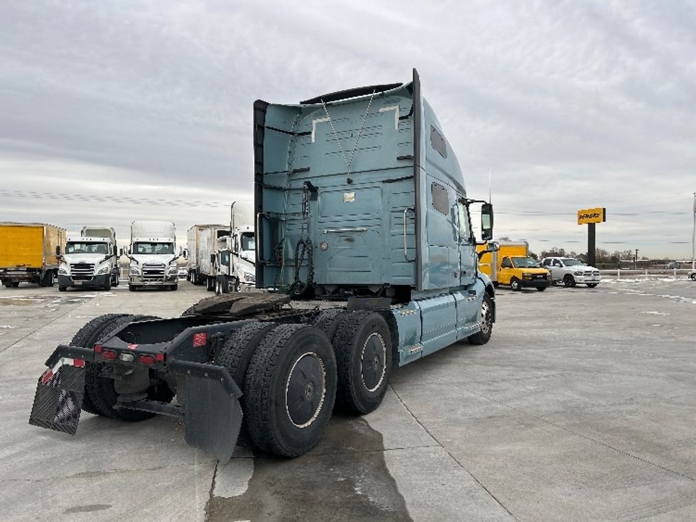 Sleeper Tractor-Heavy Duty Tractors-Volvo-2023-VNL64760-Loveland-CO-631,963\n\t\tmiles-$ 69,000 - Image 7