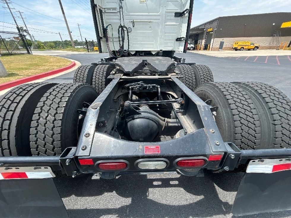 Sleeper Tractor-Heavy Duty Tractors-Volvo-2023-VNL64760-Lowell-AR-655,972\n\t\tmiles-$ 68,000 - Image 6