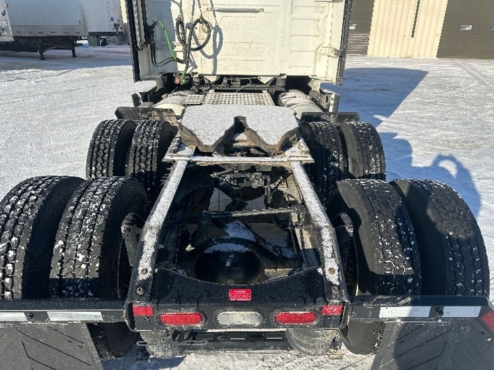 Sleeper Tractor-Heavy Duty Tractors-Volvo-2023-VNL64760-Milwaukee-WI-569,877\n\t\tmiles-$ 67,750 - Image 6
