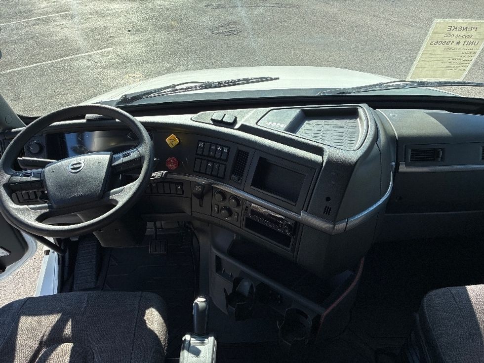 Sleeper Tractor-Heavy Duty Tractors-Volvo-2023-VNL64760-Nashville-TN-533,957\n\t\tmiles-$ 75,000 - Image 12