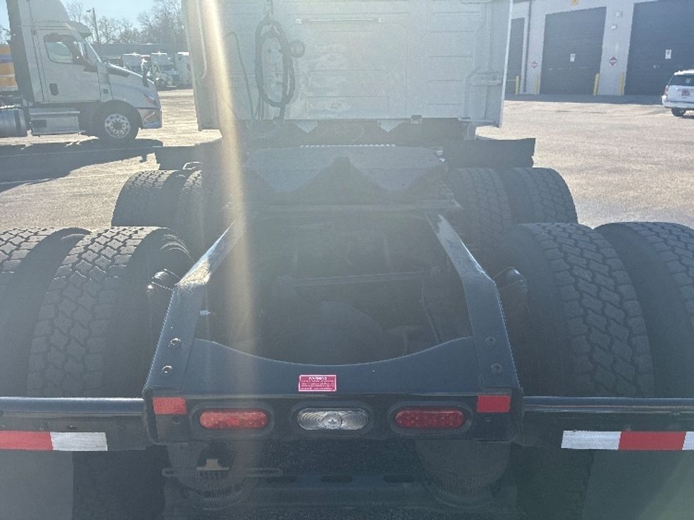 Sleeper Tractor-Heavy Duty Tractors-Volvo-2023-VNL64760-Nashville-TN-533,957\n\t\tmiles-$ 75,000 - Image 6