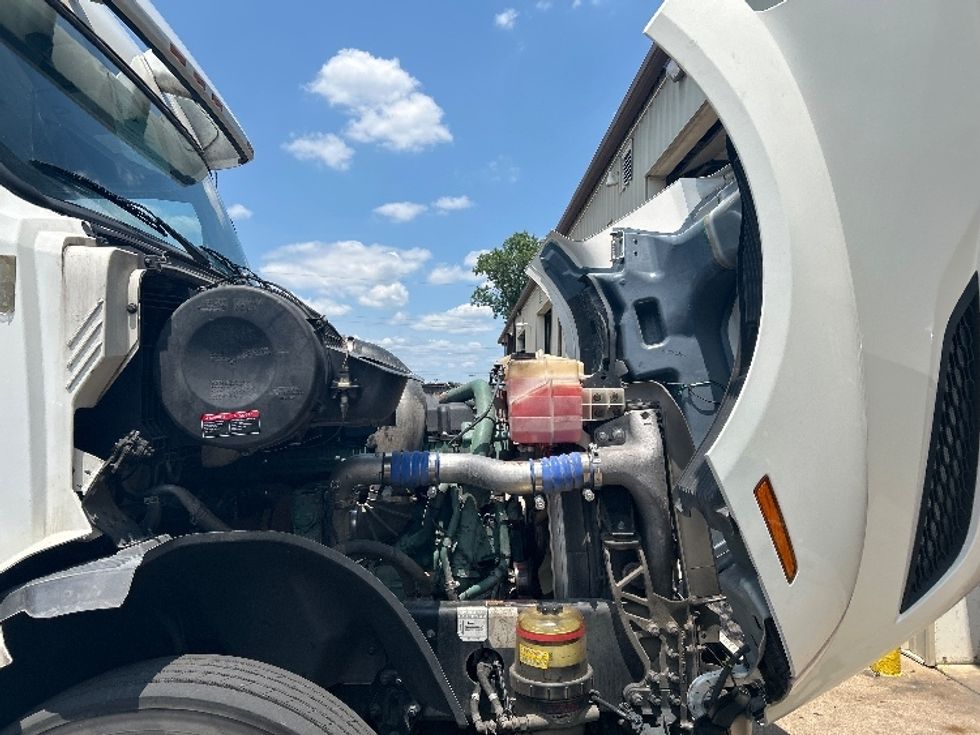 Sleeper Tractor-Heavy Duty Tractors-Volvo-2023-VNL64760-Nashville-TN-567,271\n\t\tmiles-$ 76,250 - Image 20