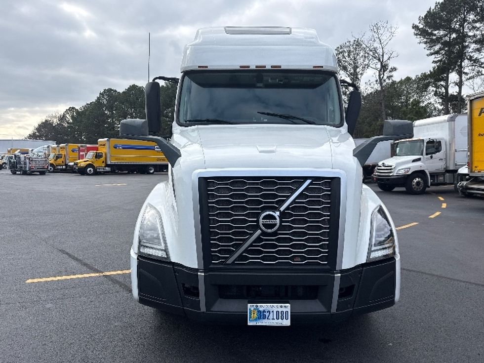 Sleeper Tractor-Heavy Duty Tractors-Volvo-2023-VNL64760-Norcross-GA-580,496\n\t\tmiles-$ 70,250 - Image 2