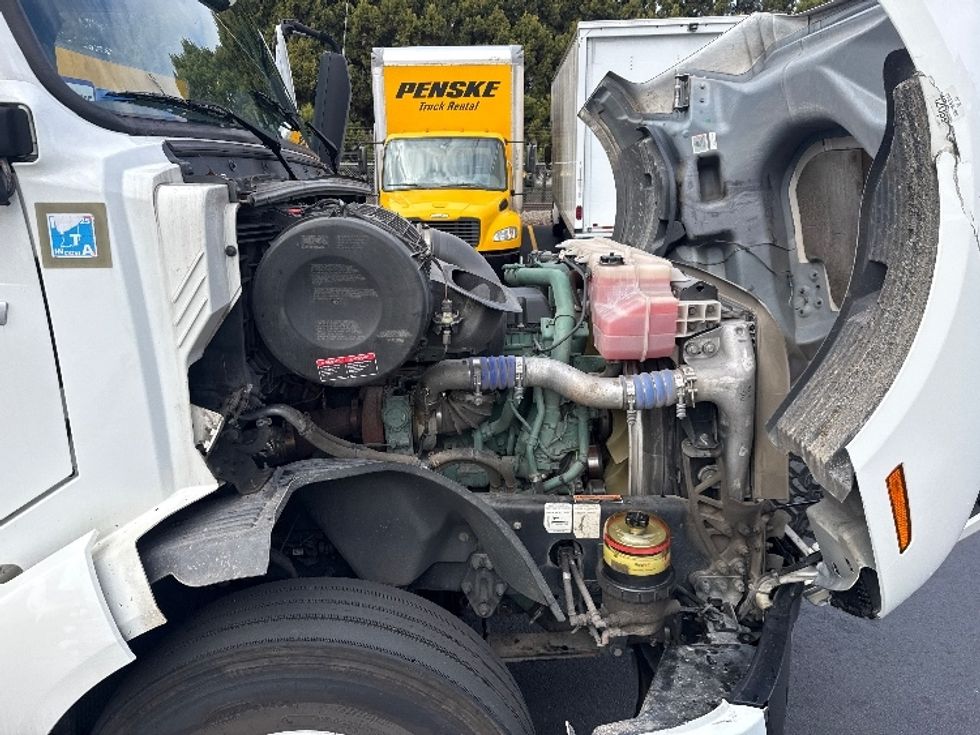 Sleeper Tractor-Heavy Duty Tractors-Volvo-2023-VNL64760-Norcross-GA-580,496\n\t\tmiles-$ 70,250 - Image 20