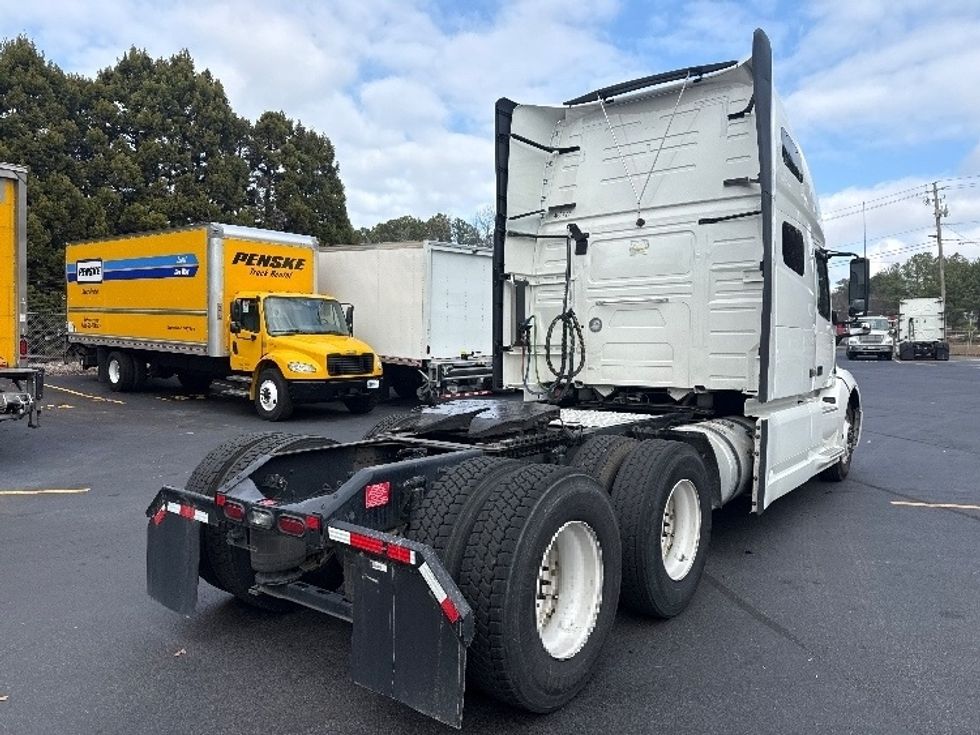 Sleeper Tractor-Heavy Duty Tractors-Volvo-2023-VNL64760-Norcross-GA-580,496\n\t\tmiles-$ 70,250 - Image 7
