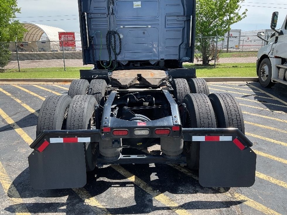 Sleeper Tractor-Heavy Duty Tractors-Volvo-2023-VNL64760-Oklahoma City-OK-405,592\n\t\tmiles-$ 98,750 - Image 6