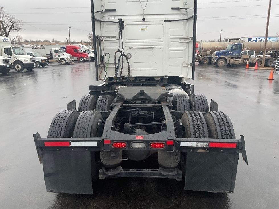 Sleeper Tractor-Heavy Duty Tractors-Volvo-2023-VNL64760-Oklahoma City-OK-561,430\n\t\tmiles-$ 98,500 - Image 6