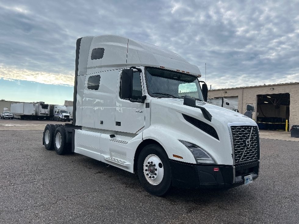 Sleeper Tractor-Heavy Duty Tractors-Volvo-2023-VNL64760-Olive Branch-MS-396,768\n\t\tmiles-$ 103,500 - Image 1