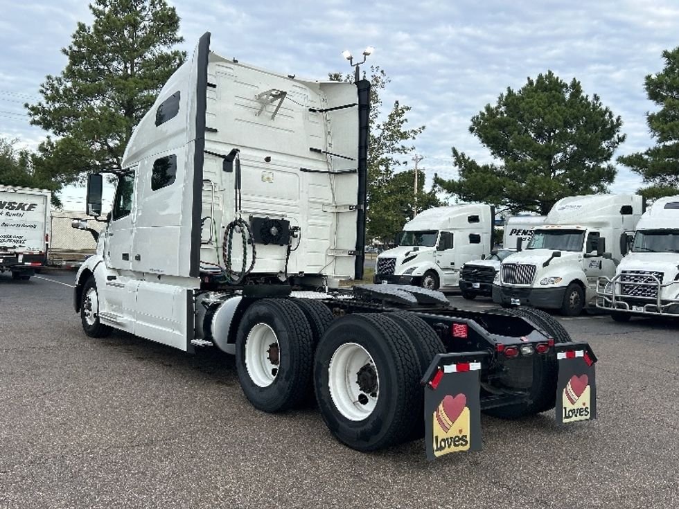 Sleeper Tractor-Heavy Duty Tractors-Volvo-2023-VNL64760-Olive Branch-MS-396,768\n\t\tmiles-$ 103,500 - Image 5
