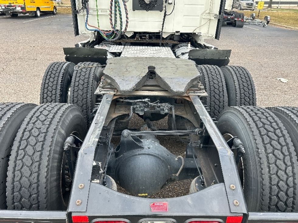 Sleeper Tractor-Heavy Duty Tractors-Volvo-2023-VNL64760-Olive Branch-MS-396,768\n\t\tmiles-$ 103,500 - Image 6