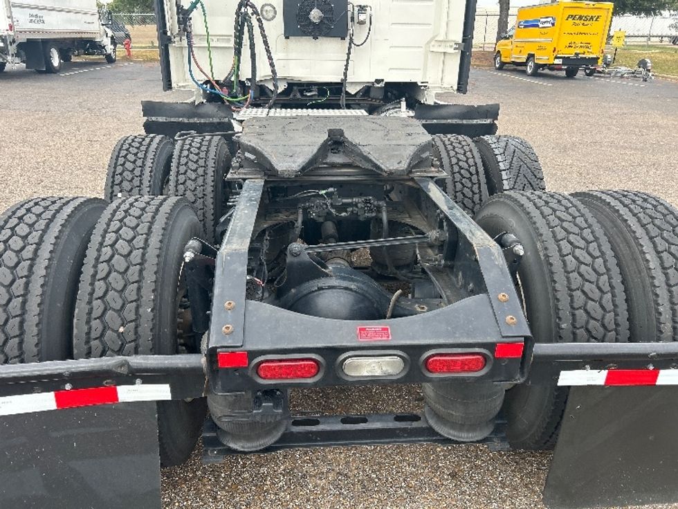Sleeper Tractor-Heavy Duty Tractors-Volvo-2023-VNL64760-Olive Branch-MS-416,533\n\t\tmiles-$ 101,250 - Image 6