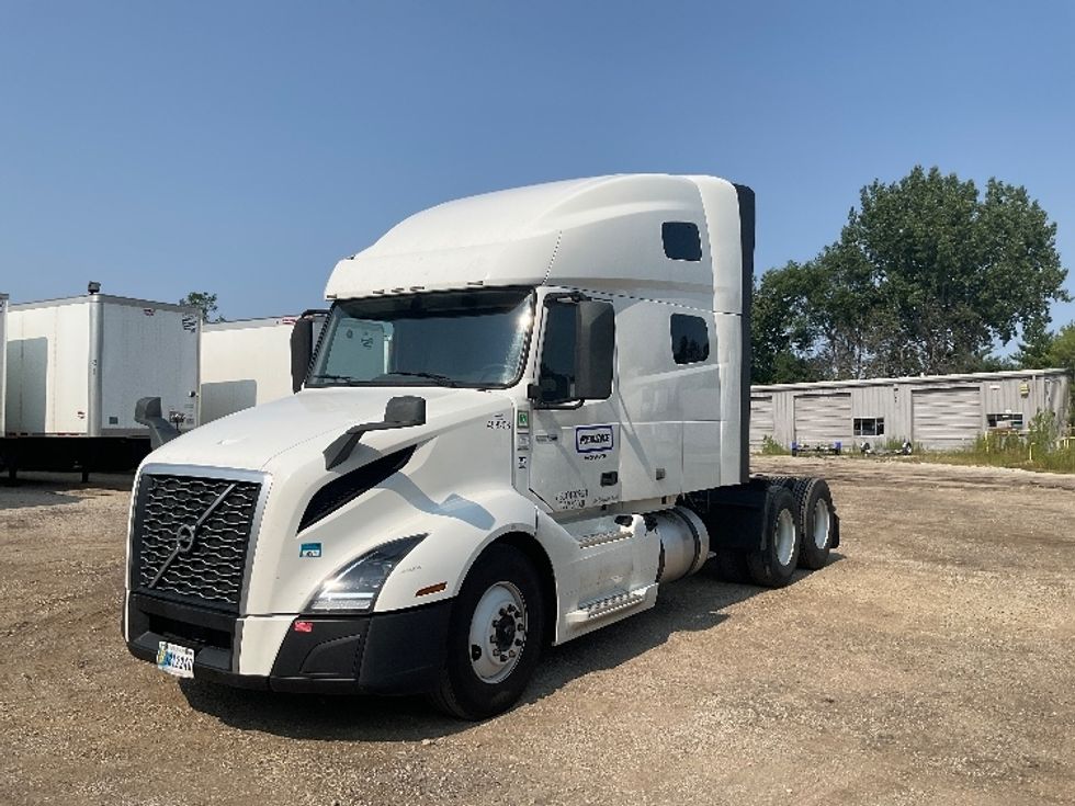 Sleeper Tractor-Heavy Duty Tractors-Volvo-2023-VNL64760-Pharr-TX-428,341\n\t\tmiles-$ 94,250 - Image 3