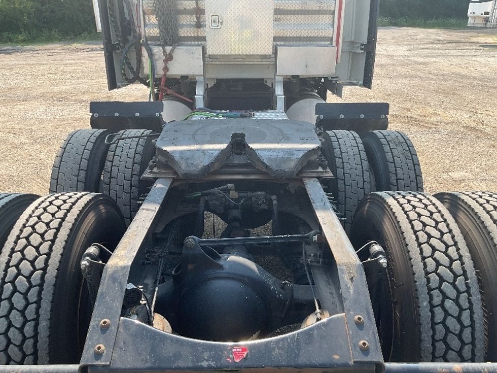 Sleeper Tractor-Heavy Duty Tractors-Volvo-2023-VNL64760-Pharr-TX-428,341\n\t\tmiles-$ 94,250 - Image 6