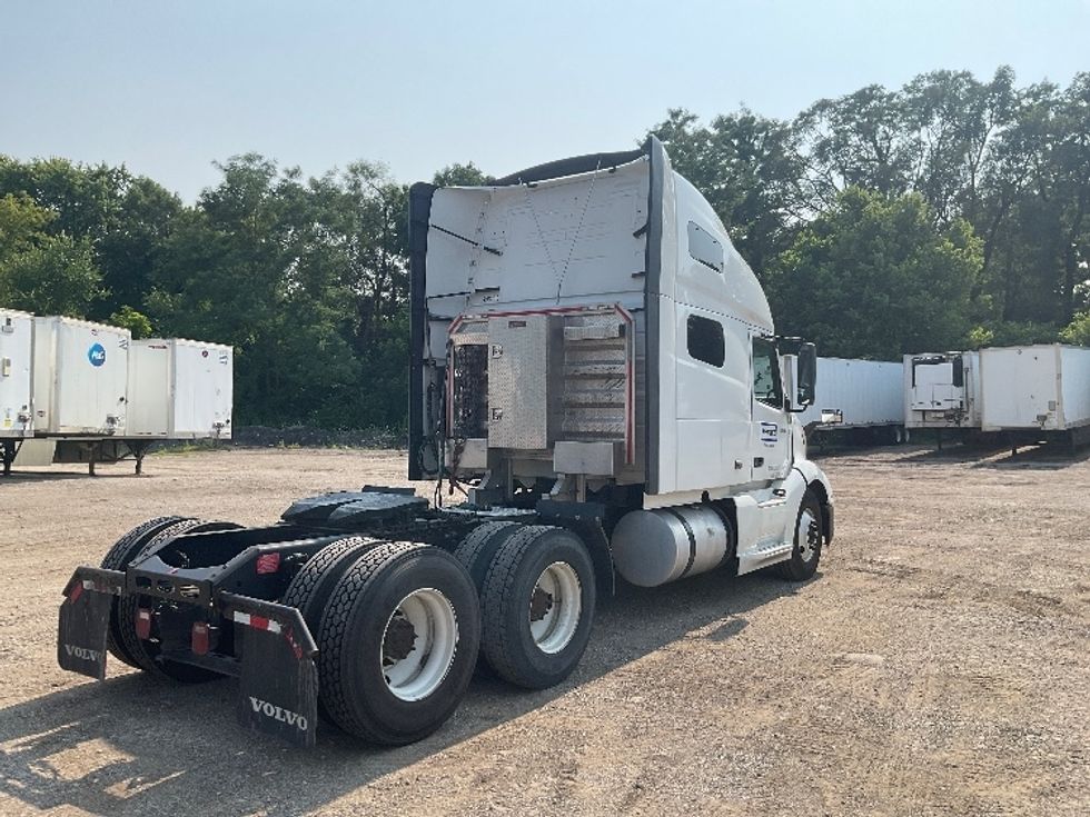 Sleeper Tractor-Heavy Duty Tractors-Volvo-2023-VNL64760-Pharr-TX-428,341\n\t\tmiles-$ 94,250 - Image 7