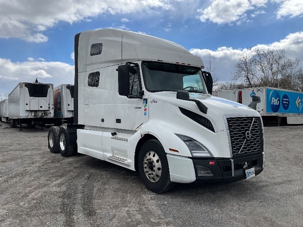 Sleeper Tractor-Heavy Duty Tractors-Volvo-2023-VNL64760-Reading-PA-562,148\n\t\tmiles-$ 67,000 - Image 1