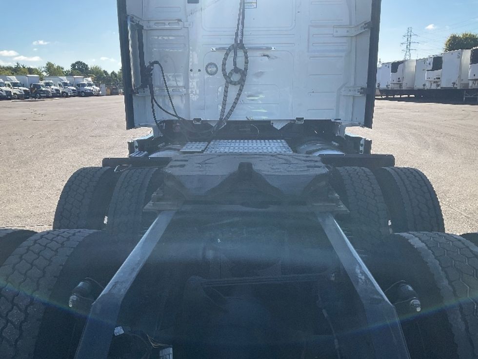 Sleeper Tractor-Heavy Duty Tractors-Volvo-2023-VNL64760-Romulus-MI-596,218\n\t\tmiles-$ 81,750 - Image 6