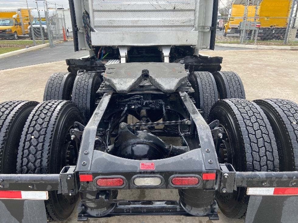 Sleeper Tractor-Heavy Duty Tractors-Volvo-2023-VNL64760-San Antonio-TX-515,498\n\t\tmiles-$ 79,750 - Image 6