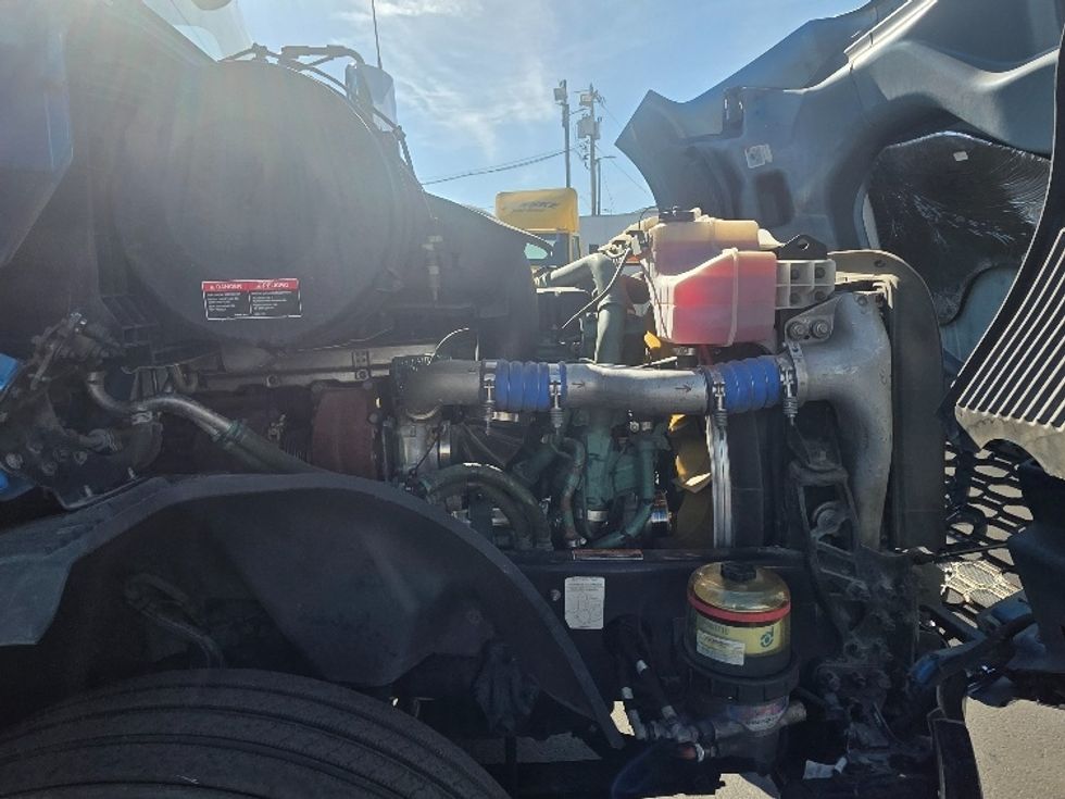 Sleeper Tractor-Heavy Duty Tractors-Volvo-2023-VNL64760-Spokane Valley-WA-476,584\n\t\tmiles-$ 94,750 - Image 20