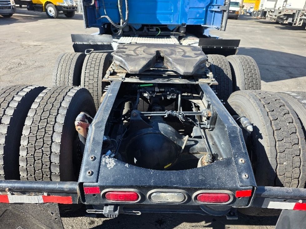 Sleeper Tractor-Heavy Duty Tractors-Volvo-2023-VNL64760-Spokane Valley-WA-476,584\n\t\tmiles-$ 94,750 - Image 6