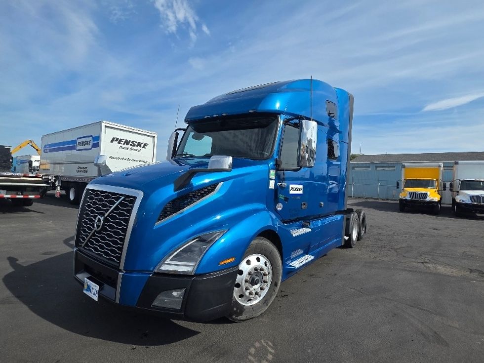 Sleeper Tractor-Heavy Duty Tractors-Volvo-2023-VNL64760-Spokane Valley-WA-482,451\n\t\tmiles-$ 94,000 - Image 3