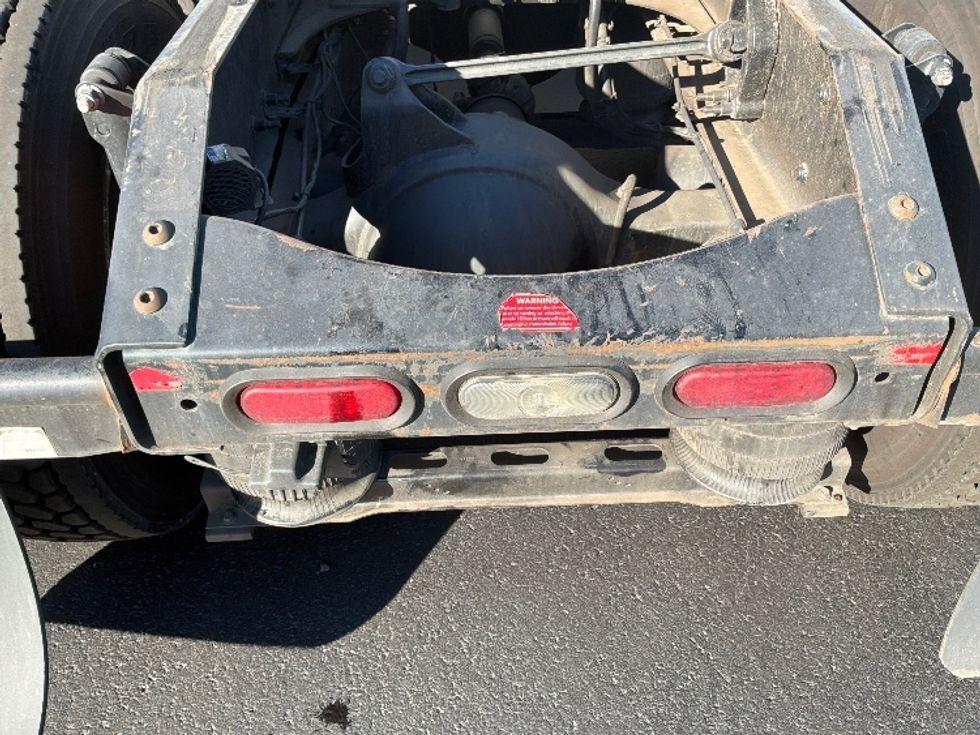 Sleeper Tractor-Heavy Duty Tractors-Volvo-2023-VNL64760-Swedesboro-NJ-435,998\n\t\tmiles-$ 88,250 - Image 26