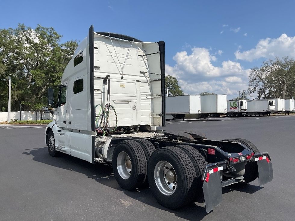 Sleeper Tractor-Heavy Duty Tractors-Volvo-2023-VNL64760-Tampa-FL-577,651\n\t\tmiles-$ 77,750 - Image 5