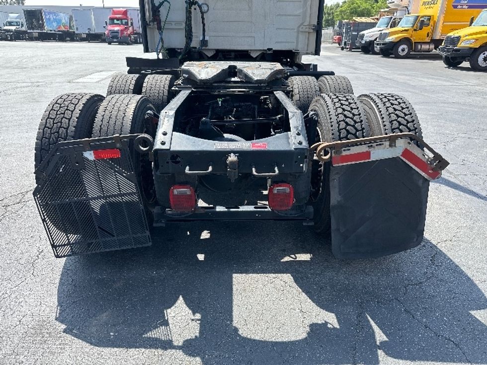 Sleeper Tractor-Heavy Duty Tractors-Volvo-2023-VNL64760-Torrance-CA-711,102\n\t\tmiles-$ 69,500 - Image 6