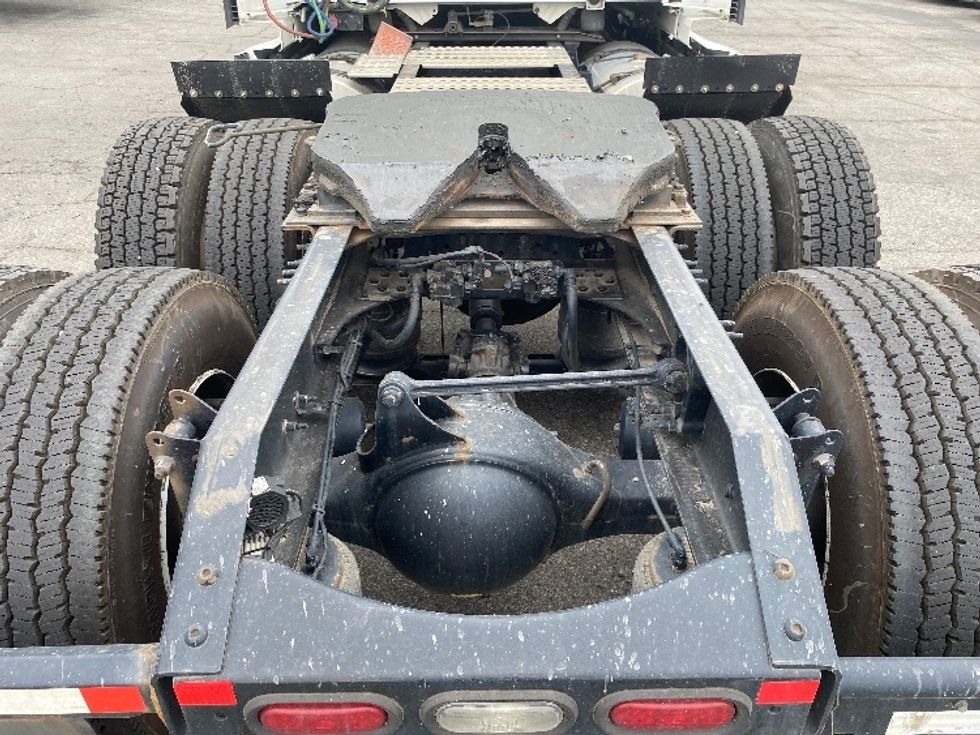 Sleeper Tractor-Heavy Duty Tractors-Volvo-2023-VNL64760-Torrance-CA-769,420\n\t\tmiles-$ 52,250 - Image 6