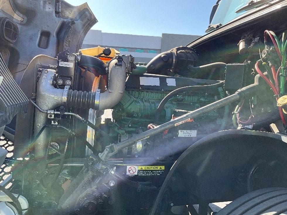 Sleeper Tractor-Heavy Duty Tractors-Volvo-2023-VNL64760-Ventura-CA-411,814\n\t\tmiles-$ 100,750 - Image 21