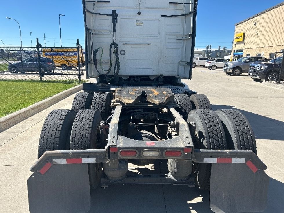 Sleeper Tractor-Heavy Duty Tractors-Volvo-2023-VNL64760-West Fargo-ND-495,110\n\t\tmiles-$ 85,250 - Image 6