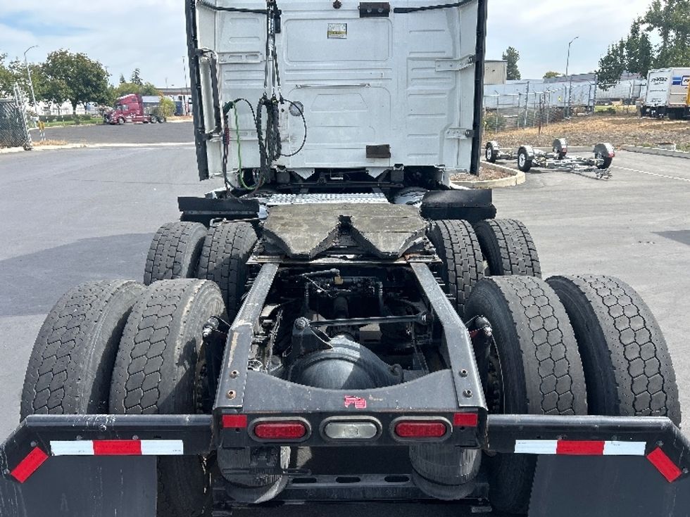 Sleeper Tractor-Heavy Duty Tractors-Volvo-2023-VNL64760-West Sacramento-CA-361,222\n\t\tmiles-$ 106,250 - Image 6