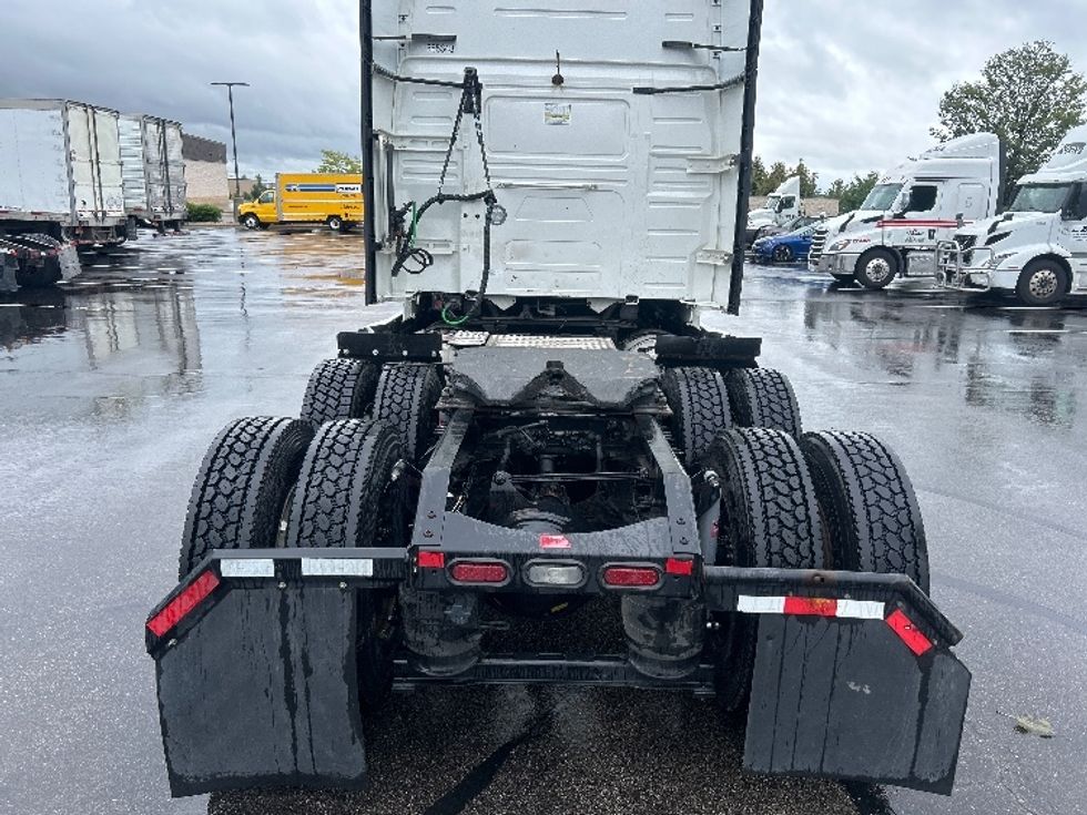Sleeper Tractor-Heavy Duty Tractors-Volvo-2023-VNL64760-Windsor-WI-362,560\n\t\tmiles-$ 101,000 - Image 6