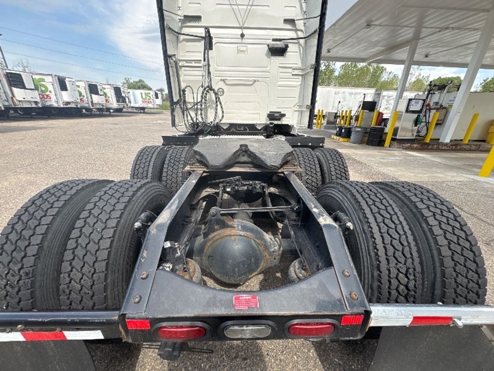 Sleeper Tractor-Heavy Duty Tractors-Volvo-2023-VNL64760-Wixom-MI-452,504\n\t\tmiles-$ 92,500 - Image 6