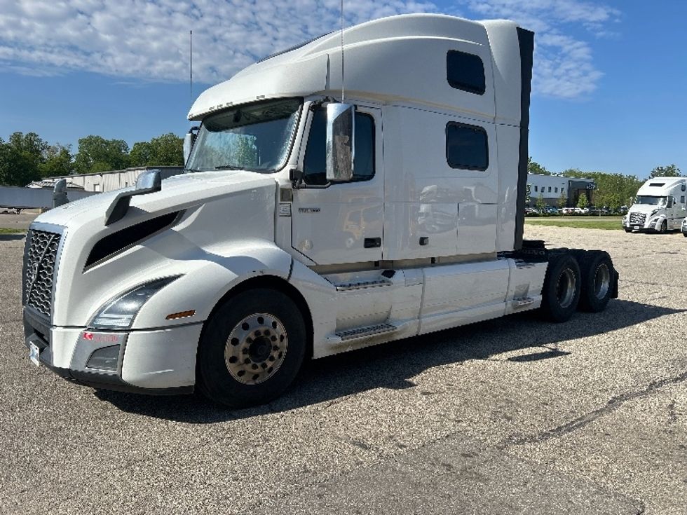 Sleeper Tractor-Heavy Duty Tractors-Volvo-2023-VNL64860-Holland-MI-657,805\n\t\tmiles-$ 70,250 - Image 3