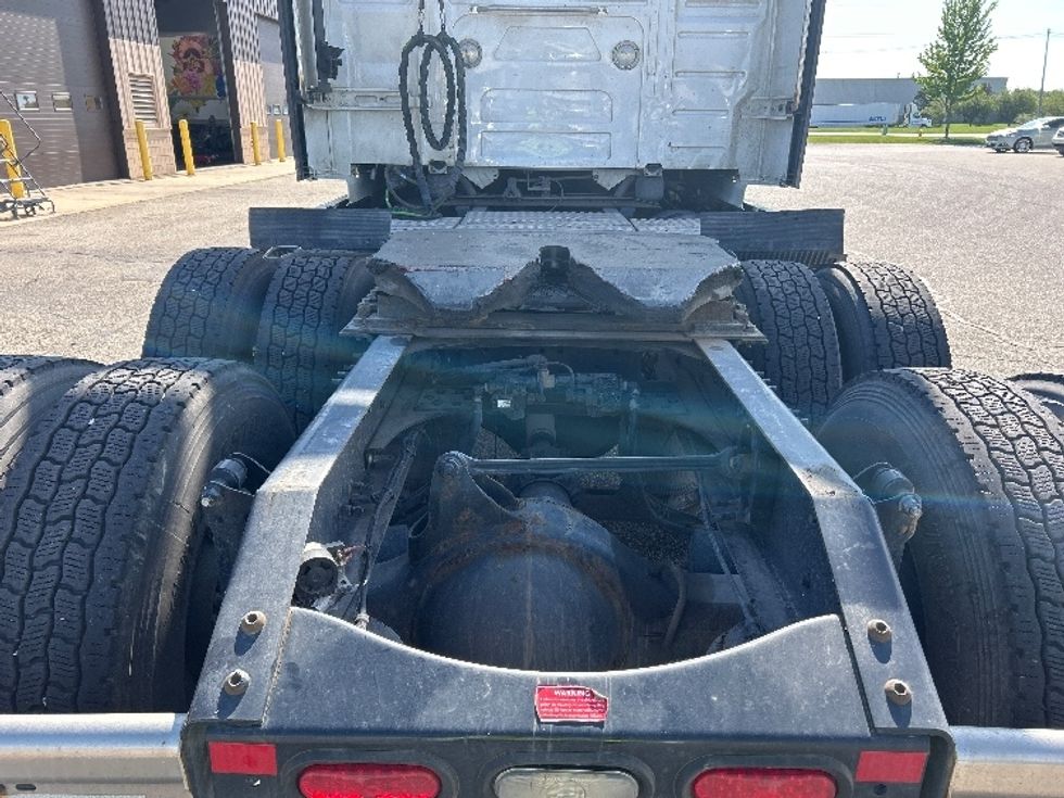 Sleeper Tractor-Heavy Duty Tractors-Volvo-2023-VNL64860-Holland-MI-657,805\n\t\tmiles-$ 70,250 - Image 6