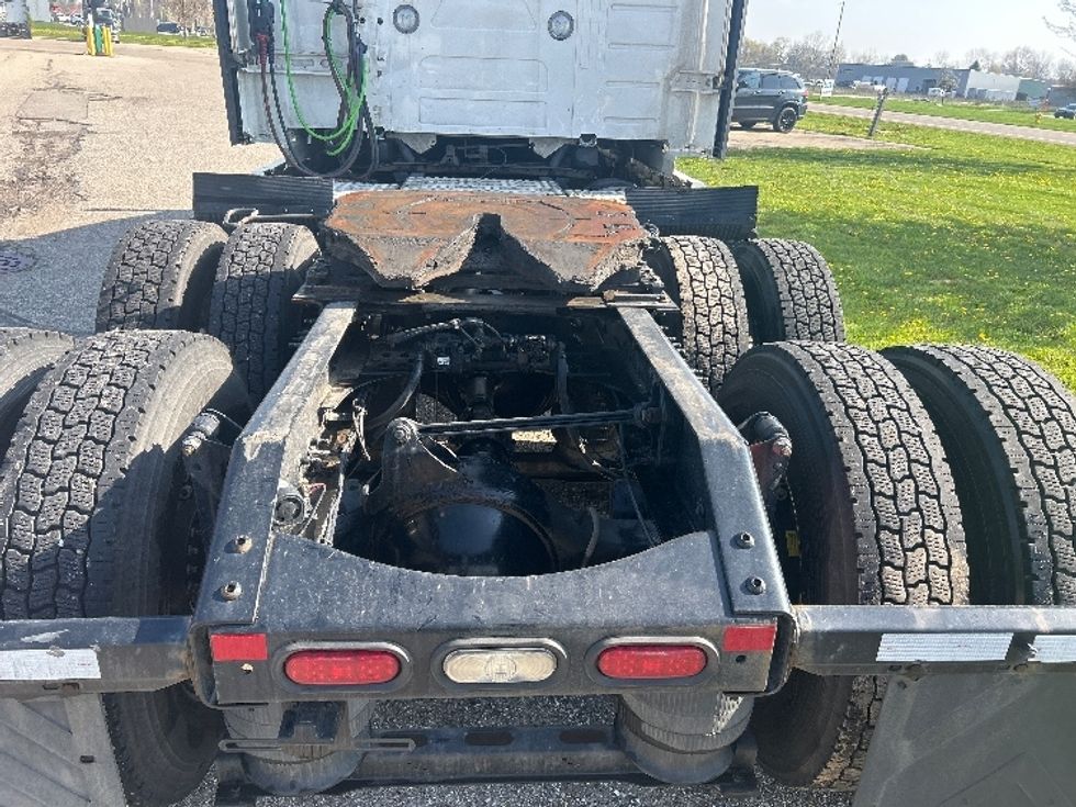 Sleeper Tractor-Heavy Duty Tractors-Volvo-2023-VNL64860-Lansing-MI-689,885\n\t\tmiles-$ 66,000 - Image 6